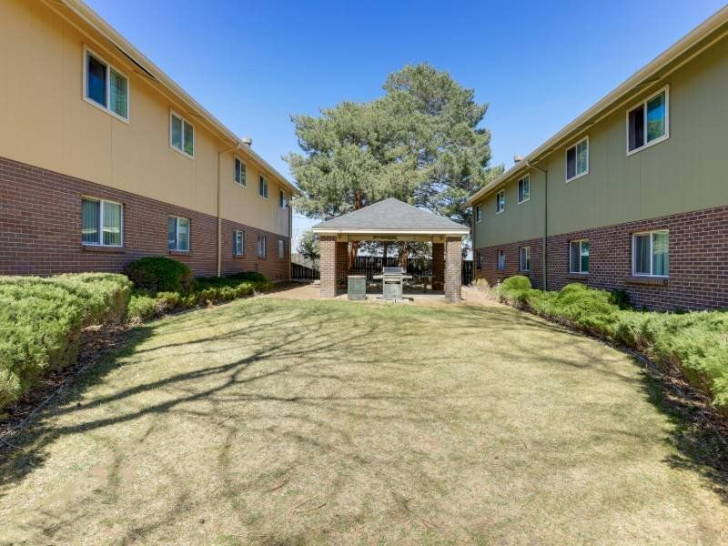 Courtyard | Powderhorn Apartments