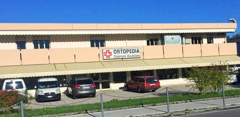 Esterni del negozio di ausili ortopedici