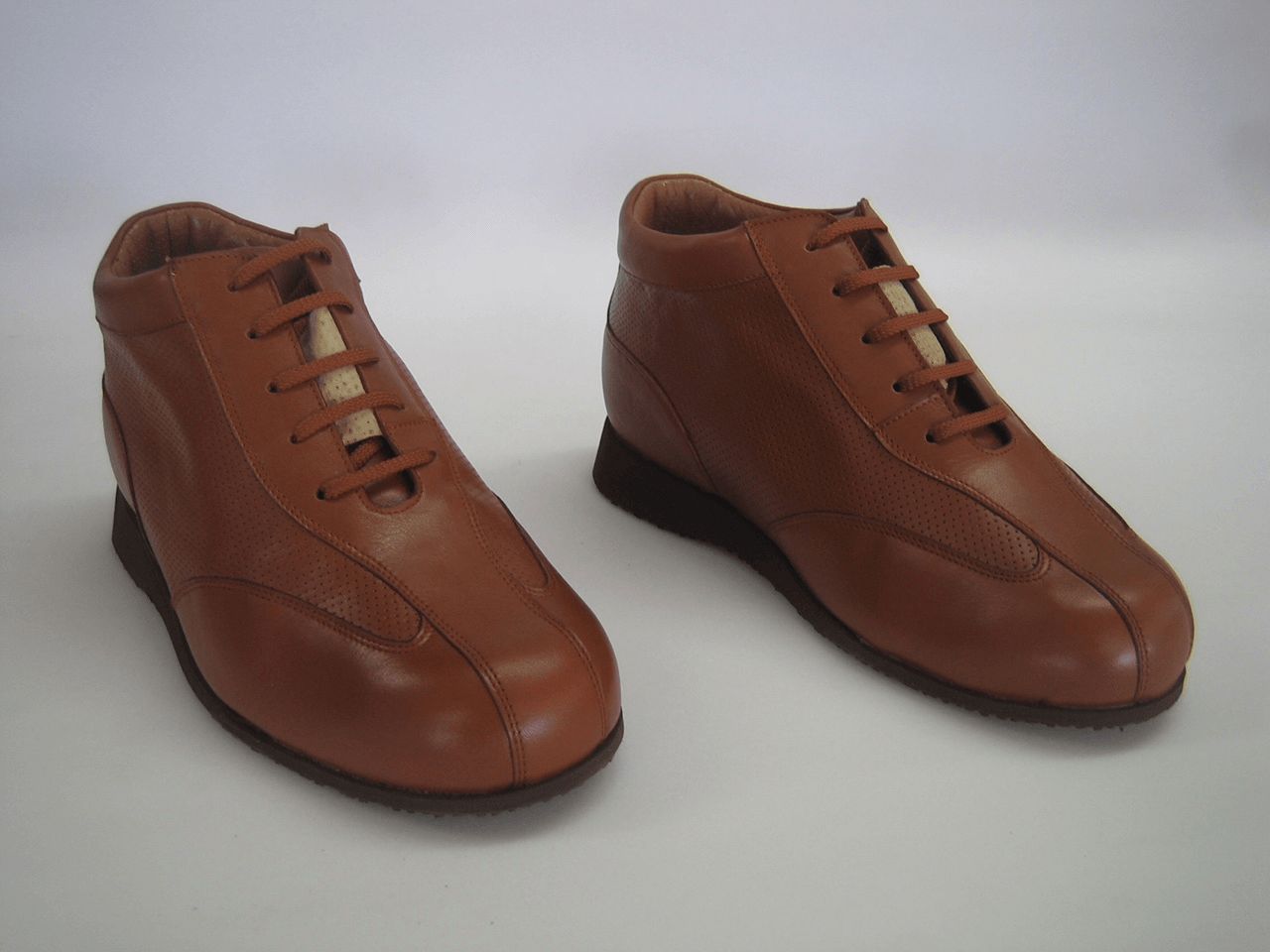 Scarpe ortopediche su misura in cuoio