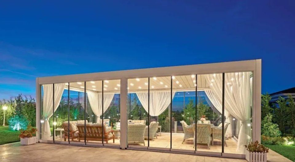 pergola bioclimatica con tendaggi