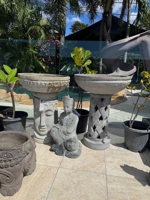 A Fence With a Sign That Says Su on It — Sun City Pools In Hyde Park, QLD