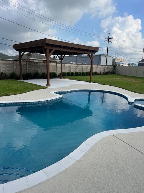 A picture of a saltwater pool in New Orleans, LA.