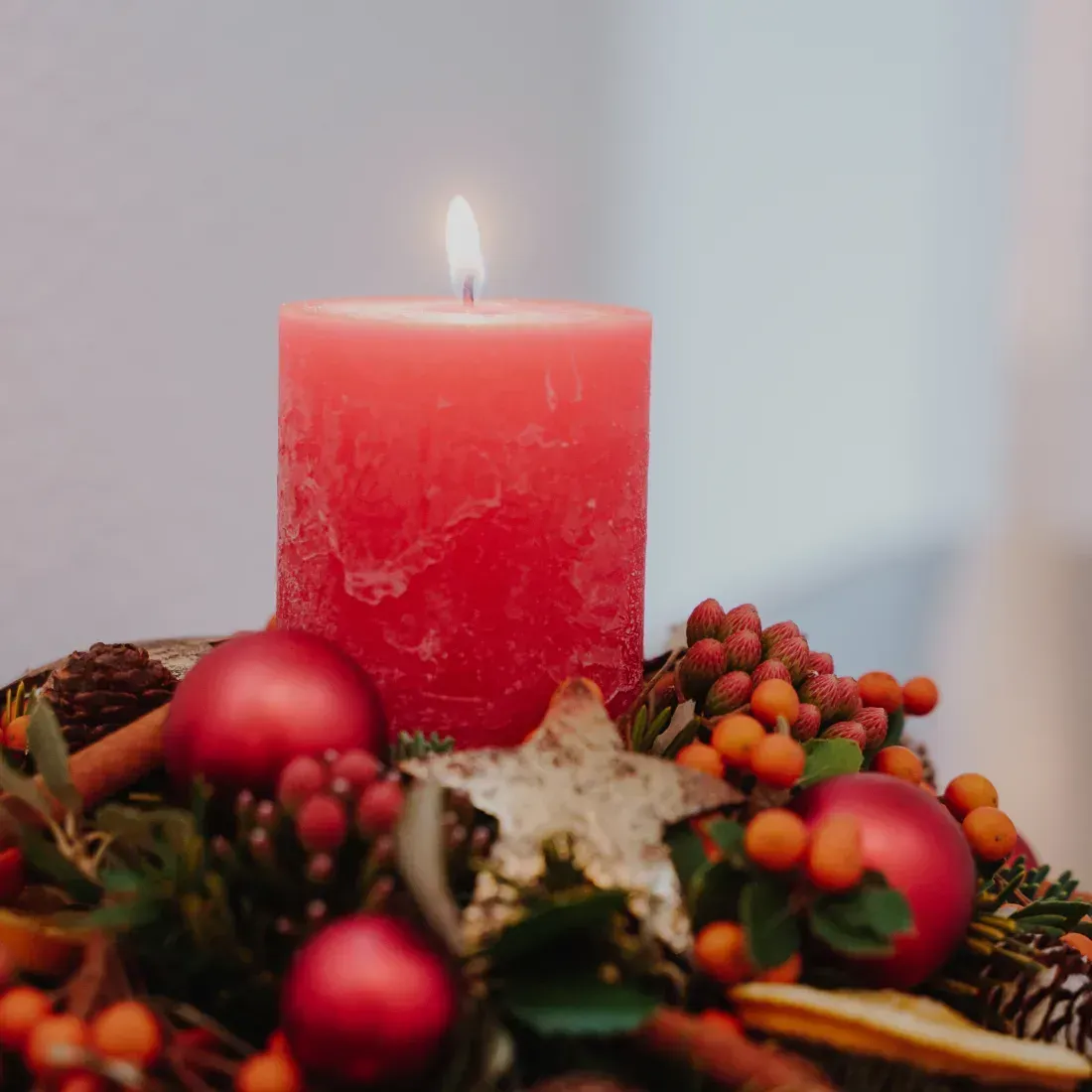 Kerzengesteck weihnachtlich