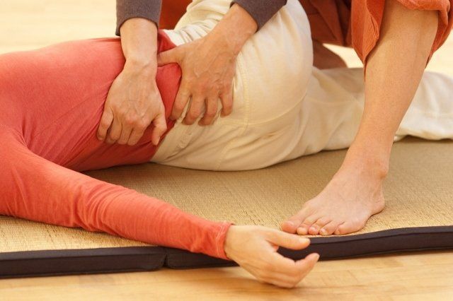 How to Do Thai Massage for Lower Back Pain & Hip Pain Relief, Part