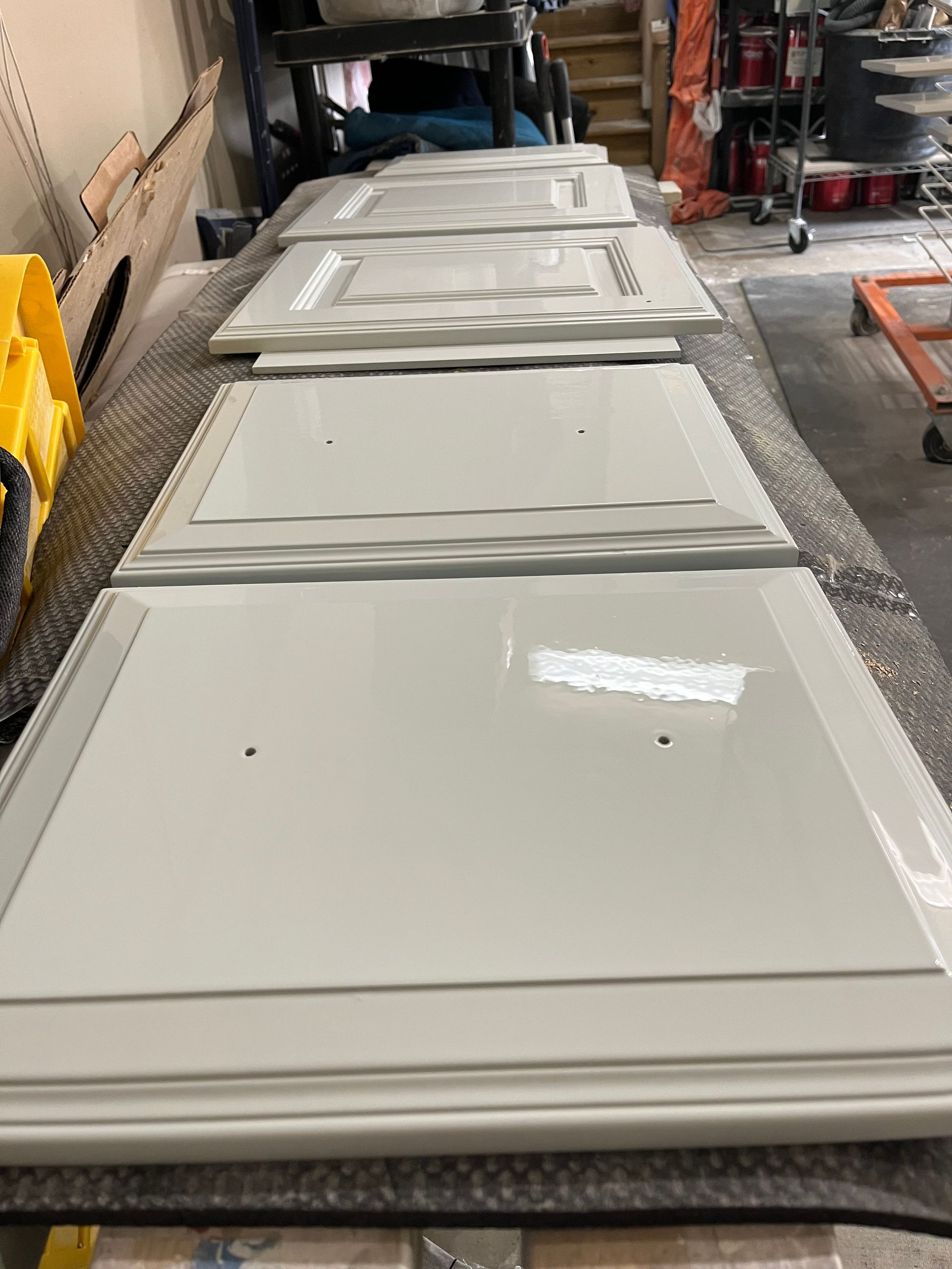 how to choose cabinet painter