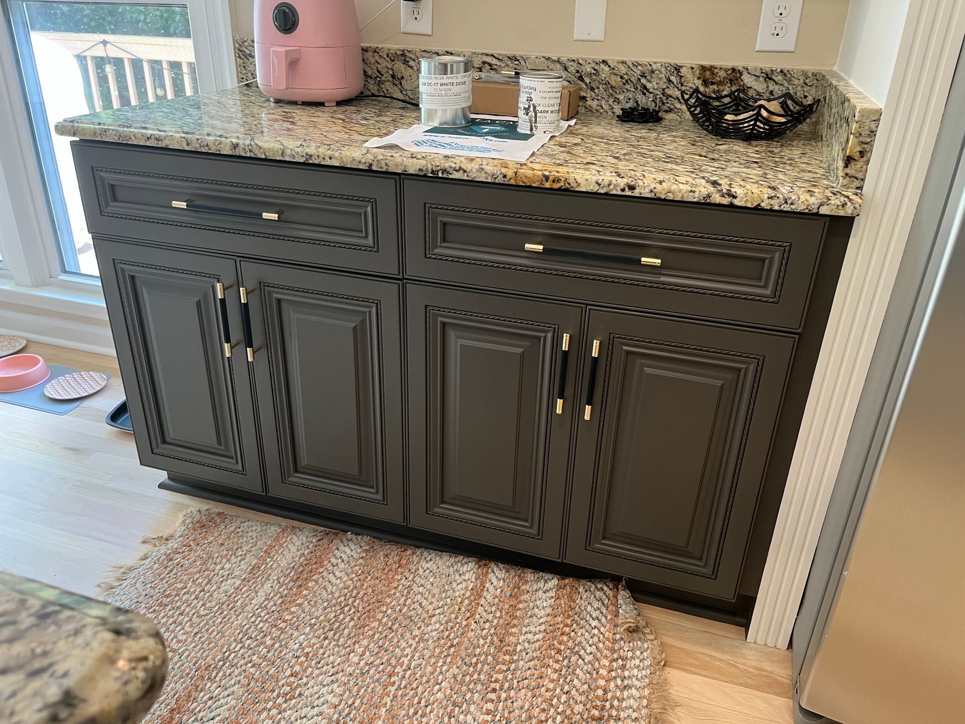 Sherwin-Williams Urbane Bronze lower cabinet
