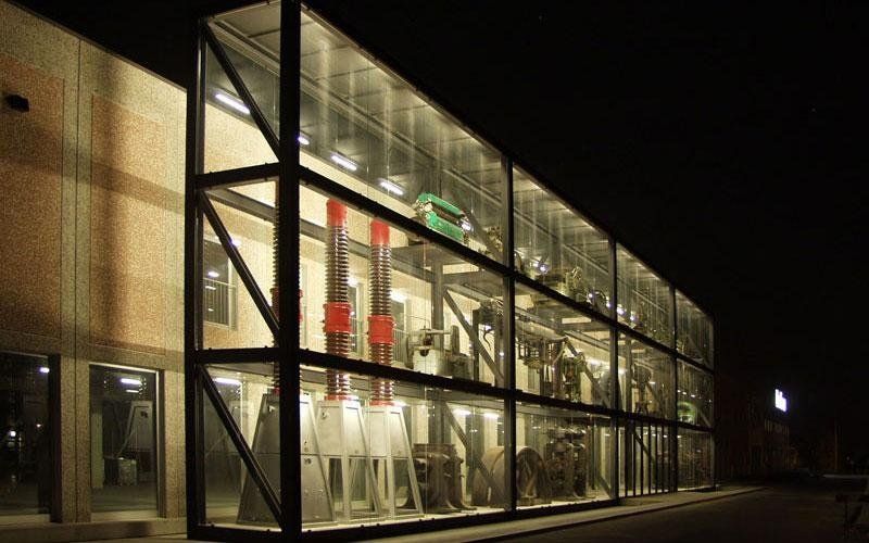 vetrata espositiva in vetro