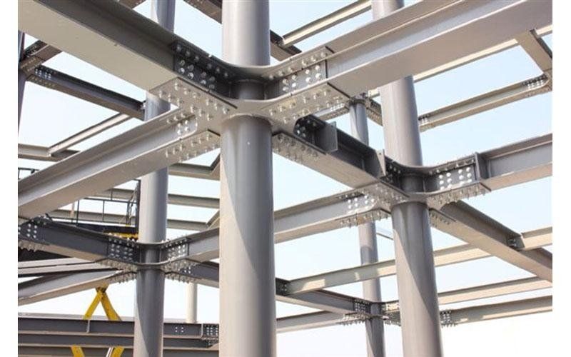 particolare di un prefabbricato in metallo