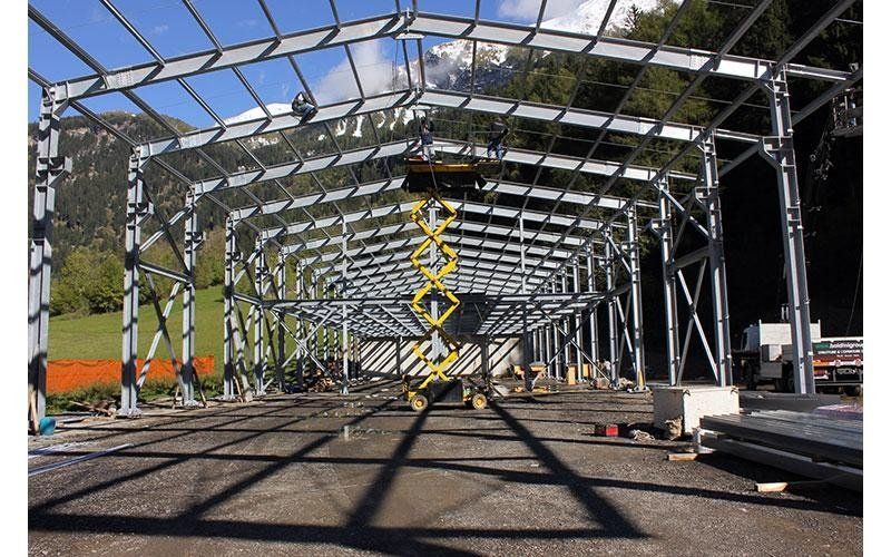 cantiere edile per la costruzione di un capannone