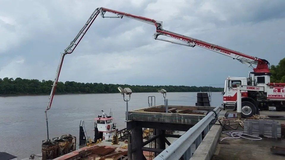 Crane Truck Near Lake — Baton Rouge, LA — Teague Rental Equipment LLC