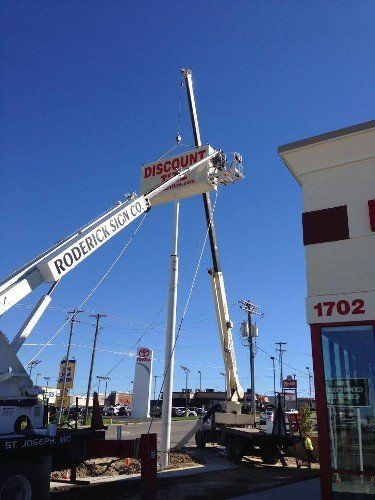 Discount Tire Display Install