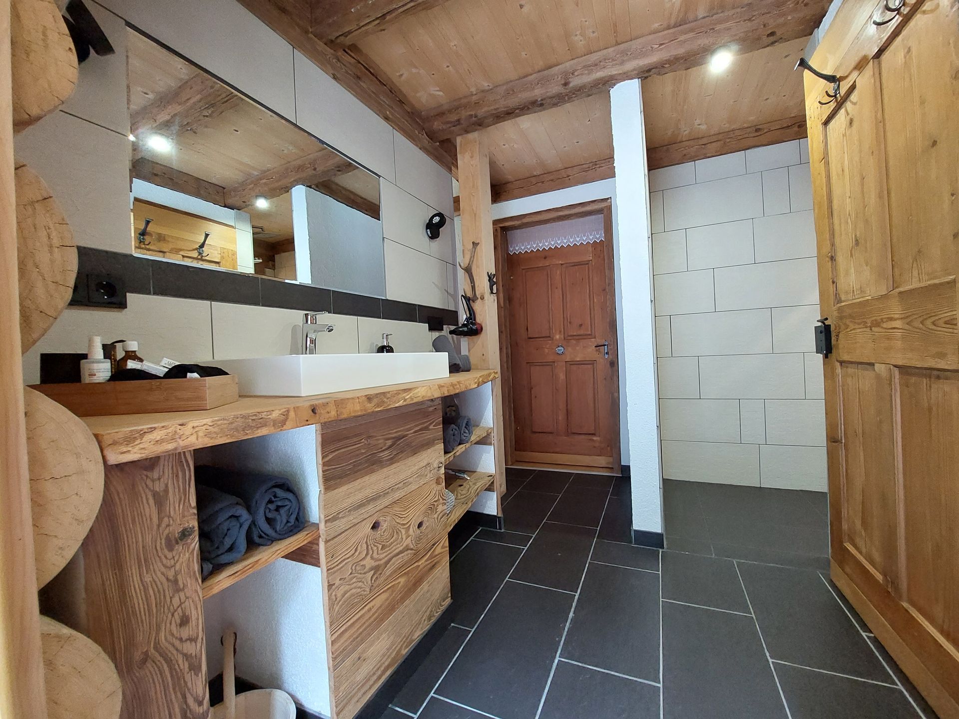 blockhaus , offenes bad