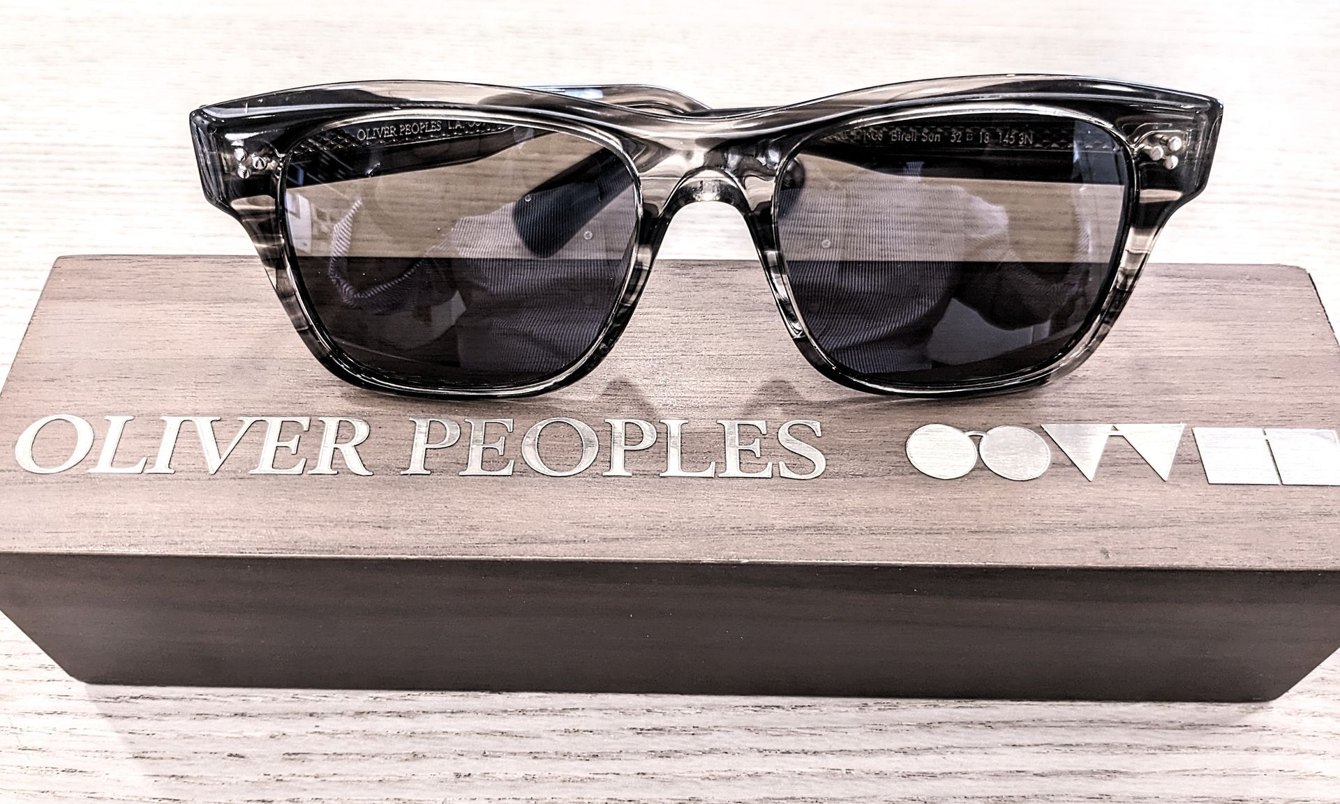 lunettes de soleil Oliver Peoples