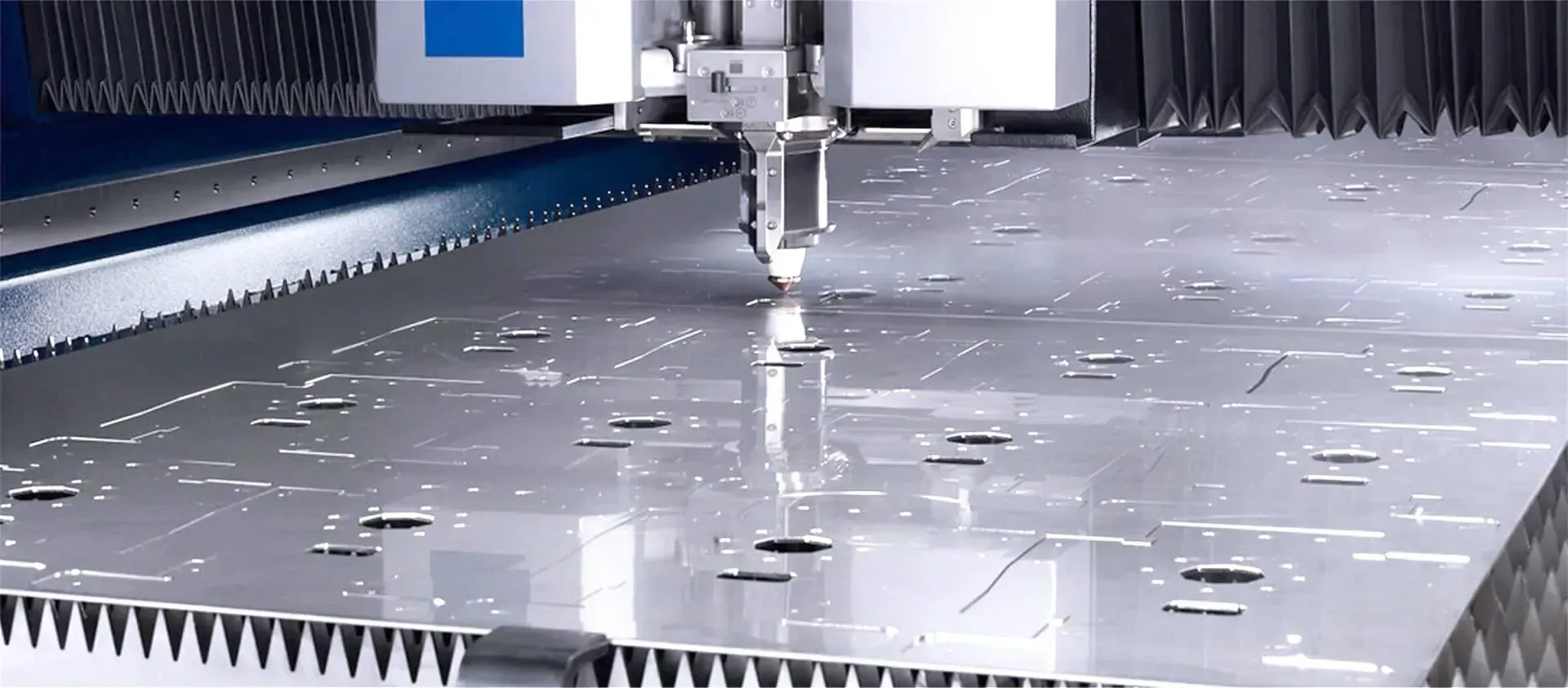 laser cutting machine