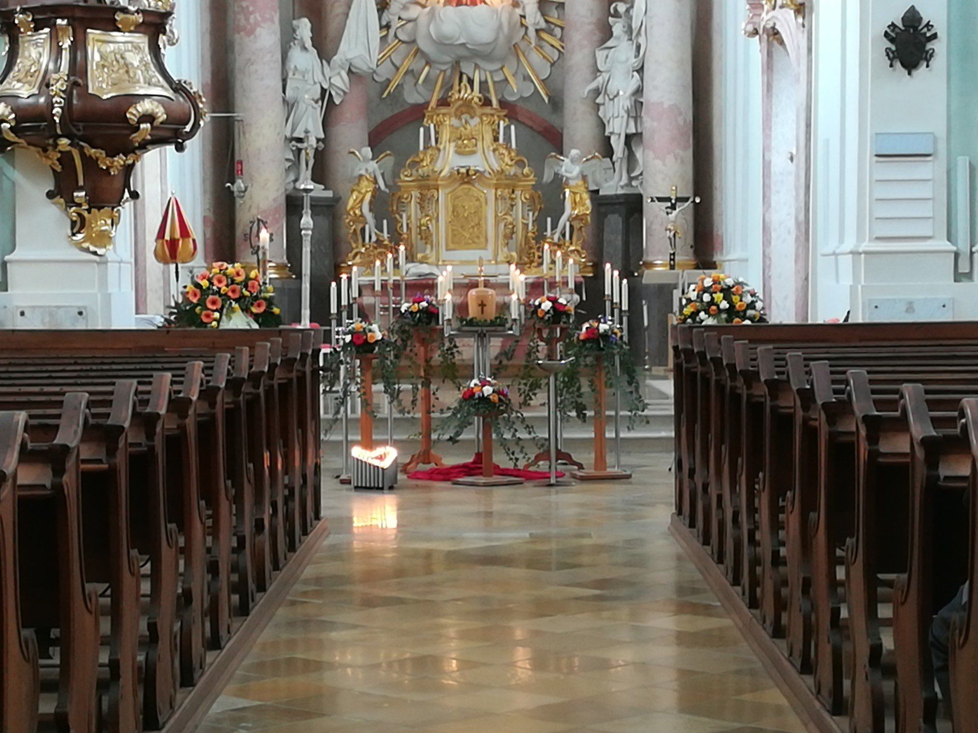 Aufbahrung Kirche