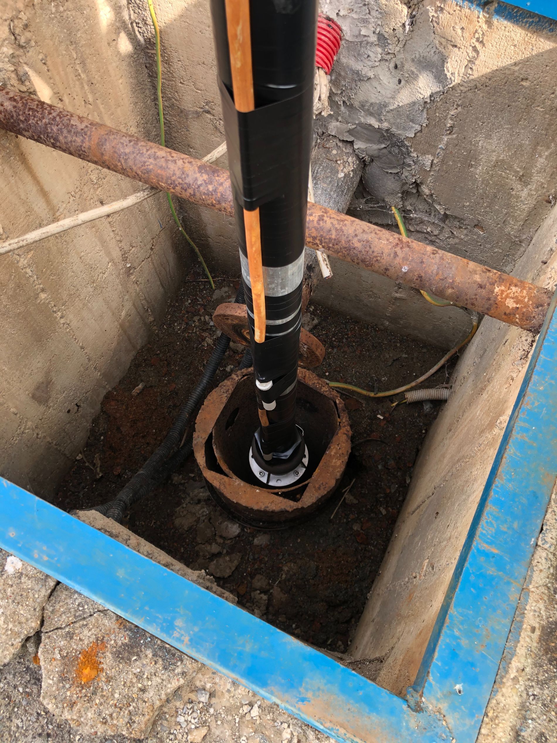 posa di elettropompe sommerse