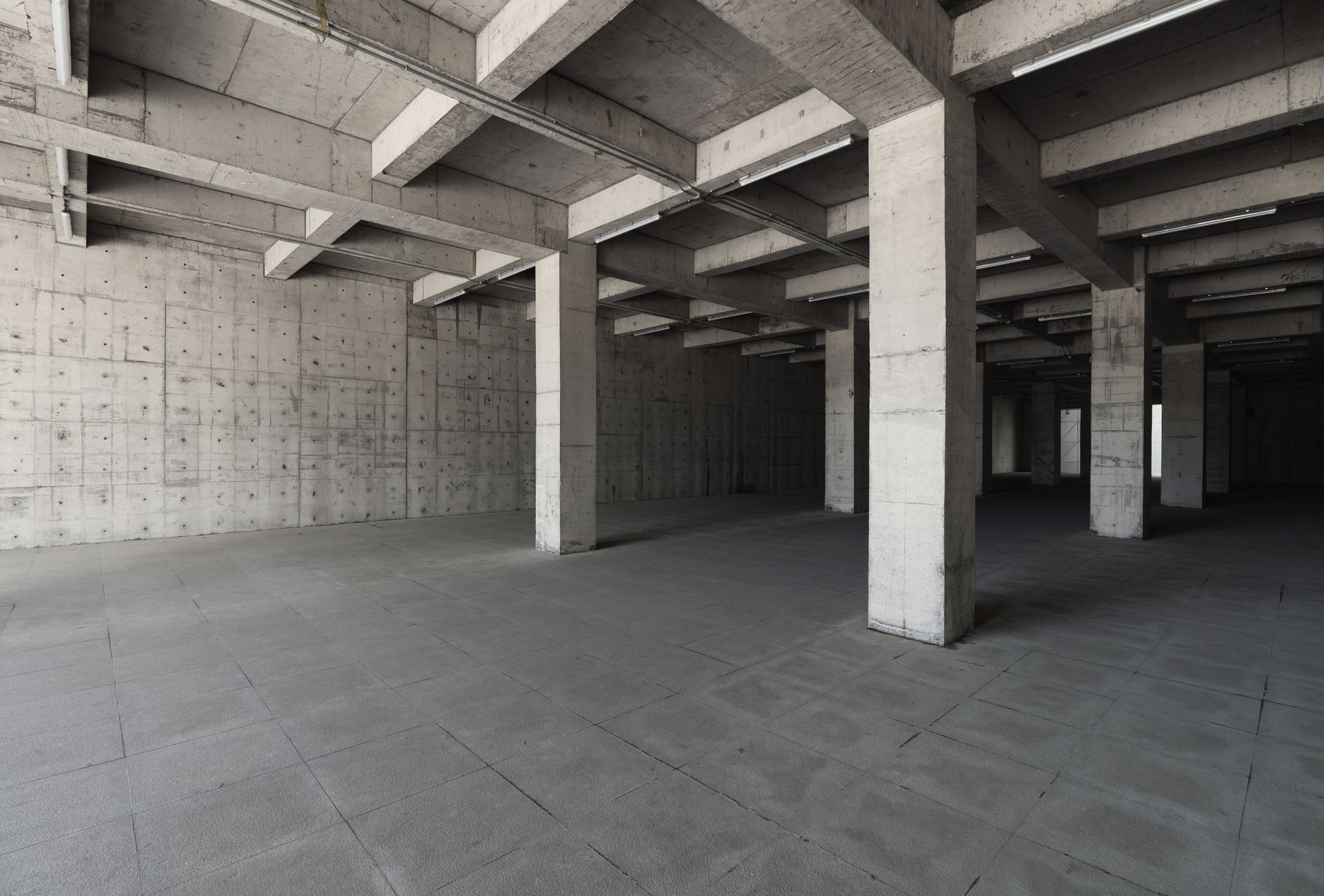 Interior structure with columns and a concrete design sense. Interior structure with columns and a concrete design sense.