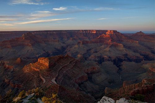 A view of the grand canyon from the top of a mountain.