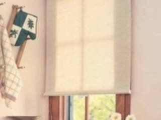 Tenda a rullo su finestra