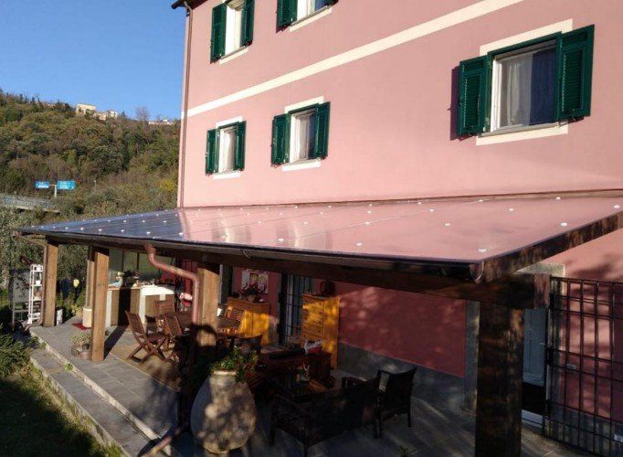 Pergolato per attività di ristorazione