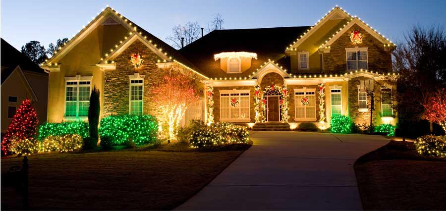 A large house with christmas lights on it