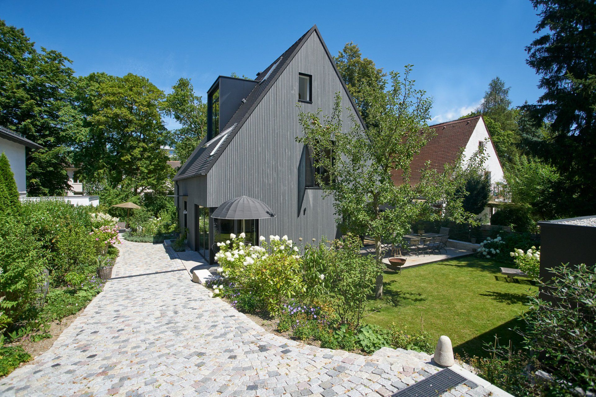 Sebastian Raschauer, Landschaftsarchitekt, Garten, Privatgarten,  Gartengestaltung, Umgestaltung, Neugestaltung, Bauantrag, Genehmigungsplanung, Werkplanung, Bauleitung, Projektleitung, Terrassen