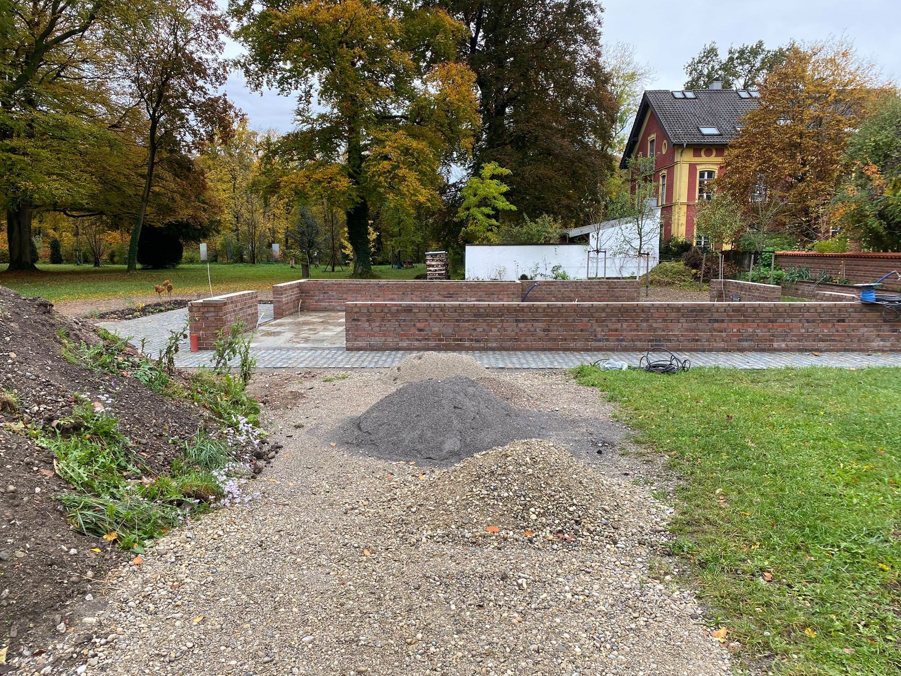 Sebastian Raschauer, Landschaftsarchitekt, Garten, Privatgarten,  Gartengestaltung, Umgestaltung, Neugestaltung, Bauantrag, Genehmigungsplanung, Werkplanung, Bauleitung, Projektleitung