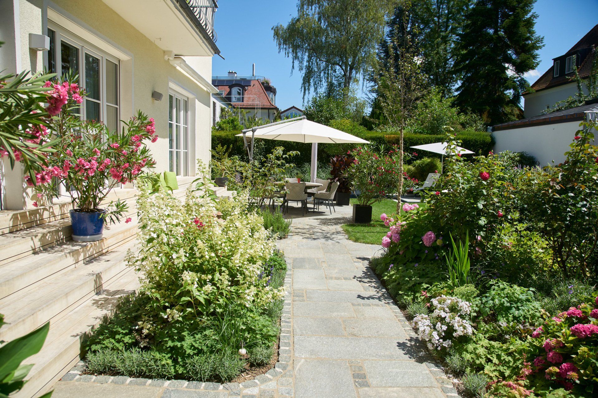 Sebastian Raschauer, Landschaftsarchitekt, Garten, Privatgarten,  Gartengestaltung, Umgestaltung, Neugestaltung, Bauantrag, Genehmigungsplanung, Werkplanung, Bauleitung, Projektleitung, Terrassen