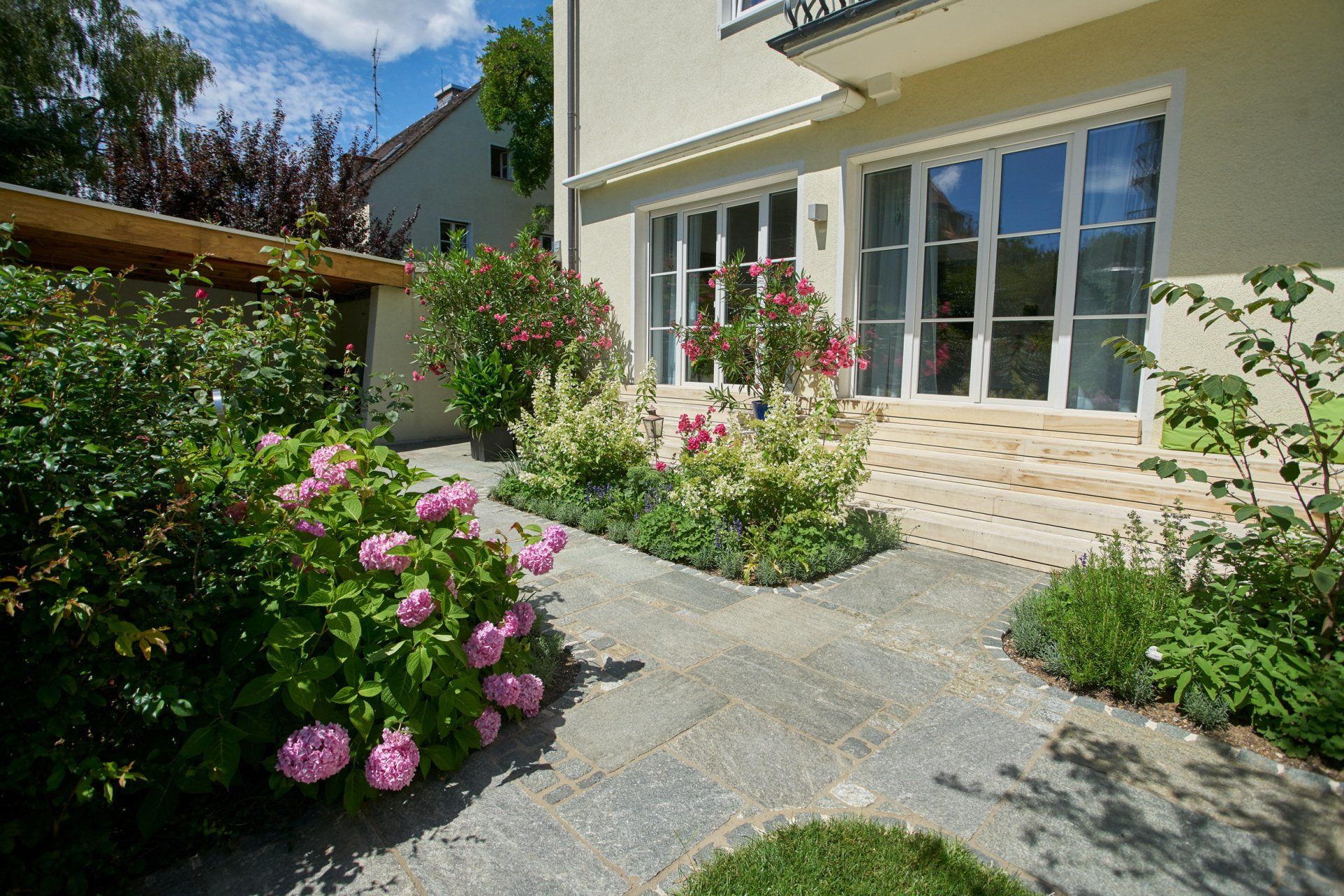 Sebastian Raschauer, Landschaftsarchitekt, Garten, Privatgarten,  Gartengestaltung, Umgestaltung, Neugestaltung, Bauantrag, Genehmigungsplanung, Werkplanung, Bauleitung, Projektleitung, Terrassen