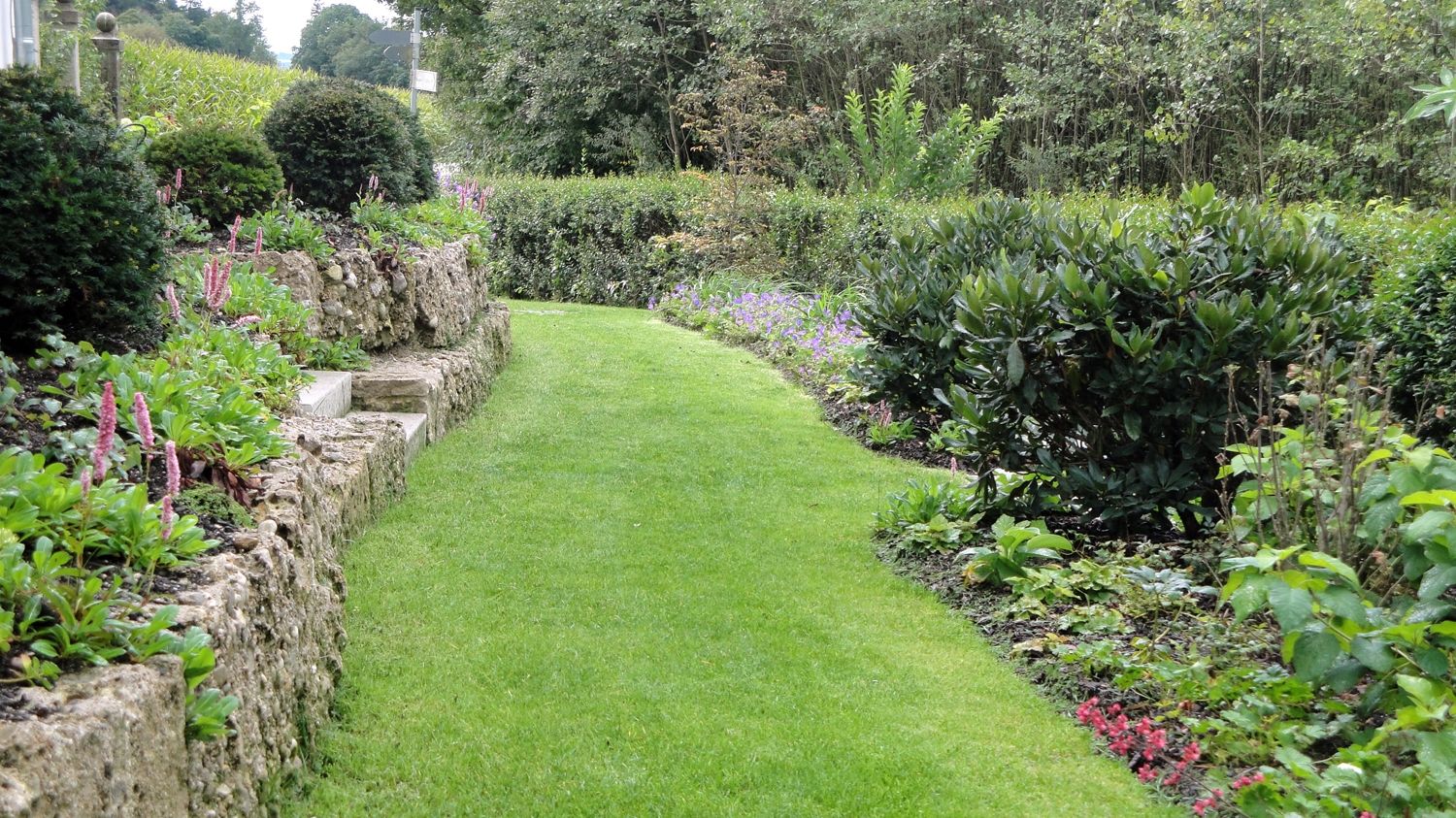 Sebastian Raschauer, Landschaftsarchitekt, Garten, Privatgarten,  Gartengestaltung, Umgestaltung, Neugestaltung, Bauantrag, Genehmigungsplanung, Werkplanung, Bauleitung, Projektleitung, Terrassen