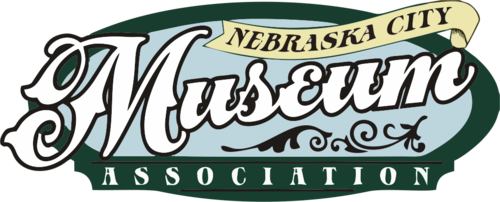 A logo for the nebraska city museum association