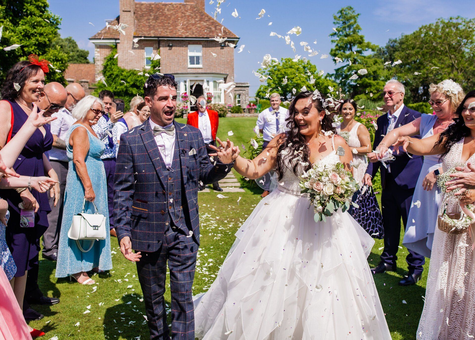 Wedding Photographer Confetti Parley Manor.jpg