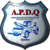 Le logo de l'APDQ est un bouclier avec une dépanneuse dessus.