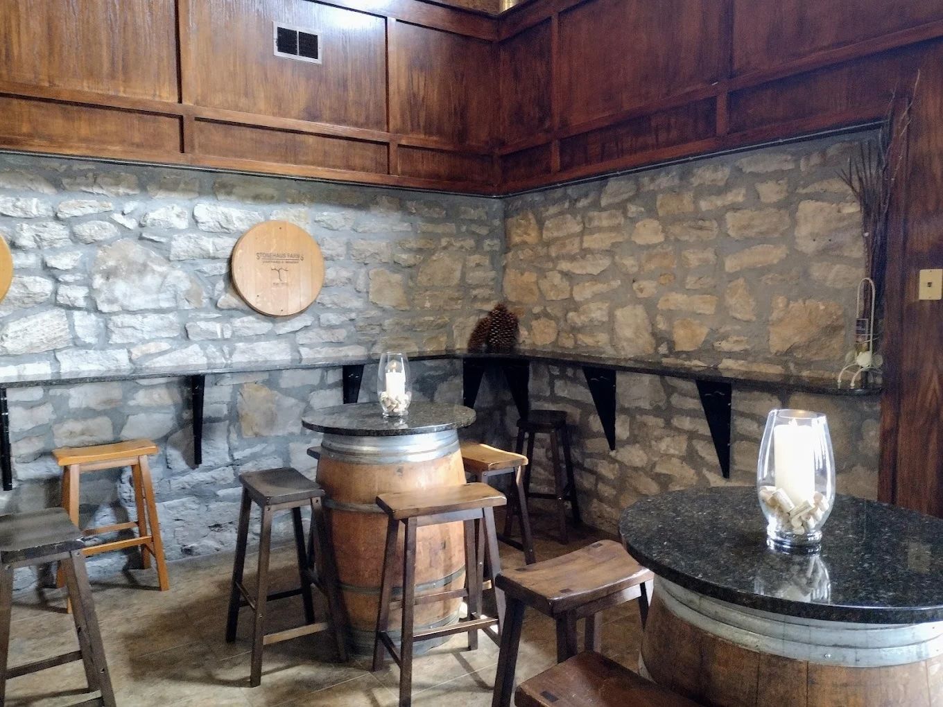 Best chauffeur driven Limo wine tasting tours Lee's Summit