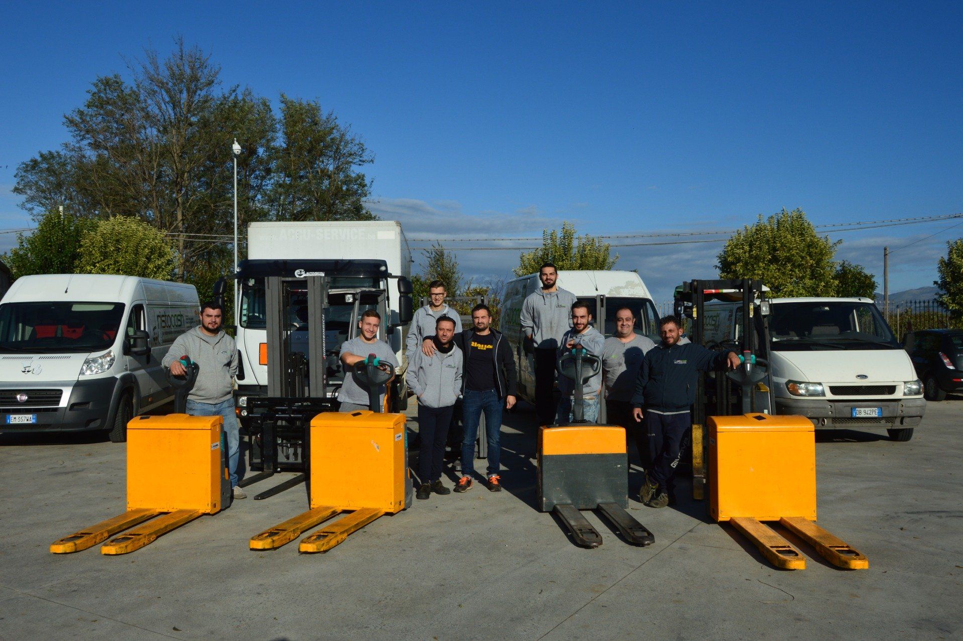 staff di azienda specializzata nella distribuzione di alimenti