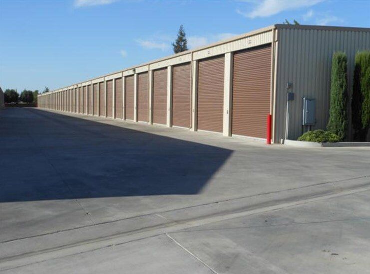 Large Storage Spaces Fresno, CA Dakota Park Boat and R/V Storage