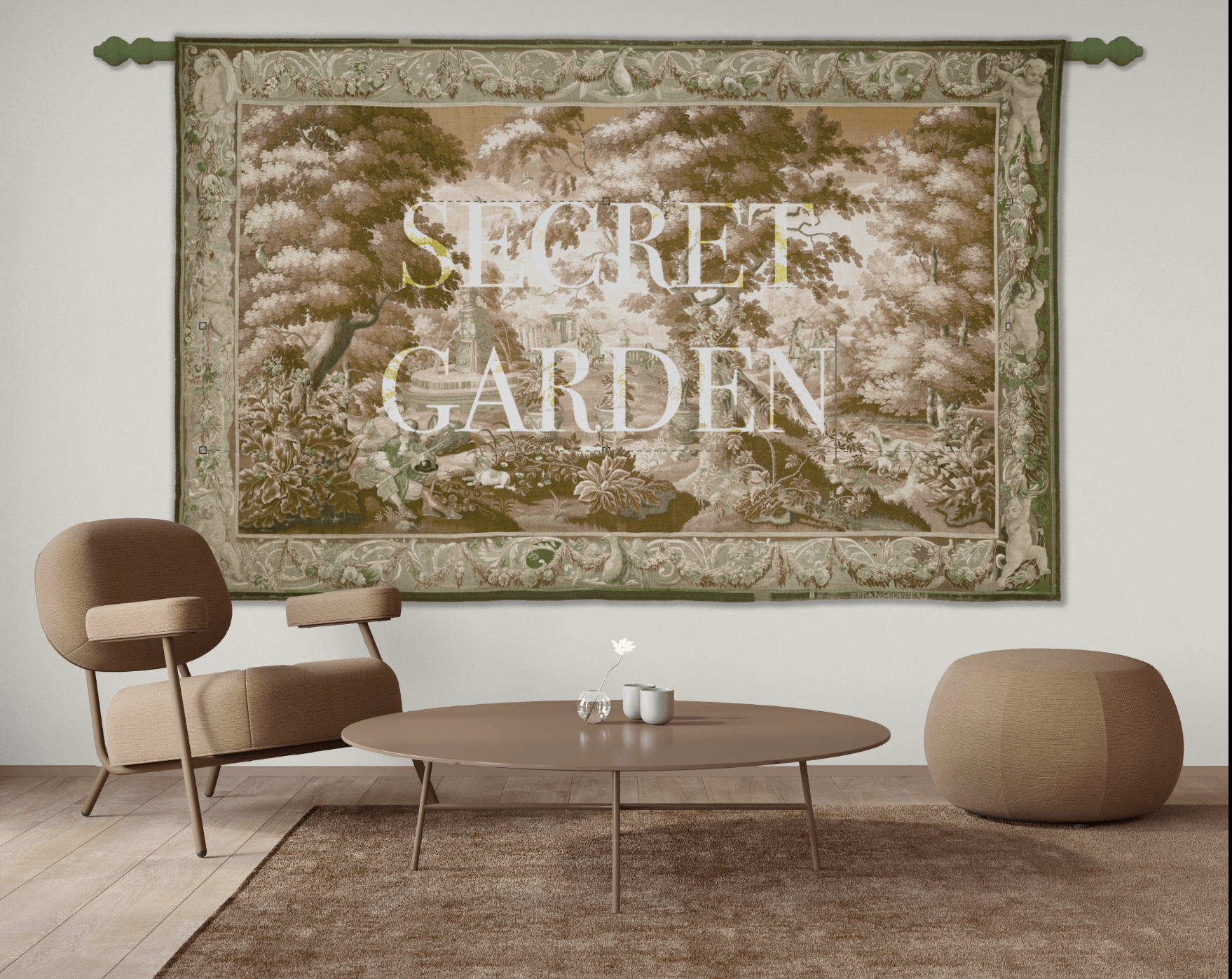 Een woonkamer met een groot wandtapijt aan de muur met de tekst geheime tuin