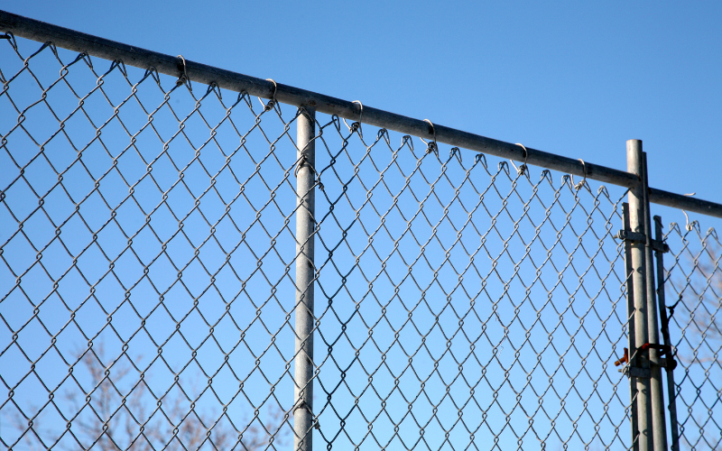install a chain link fence
