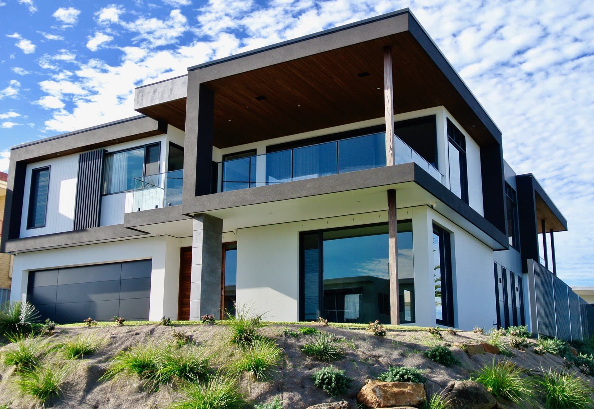 Modern House with Blue Sky — Envisage Construction and Design in Anzac Way, NSW