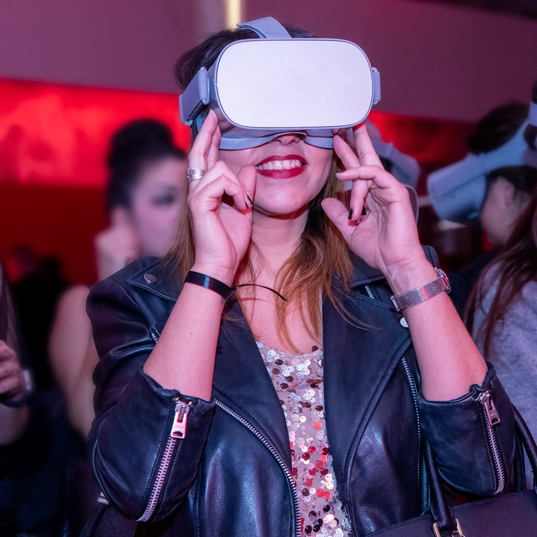 Explore the key differences between experiential and traditional retail display strategies. Learn ho