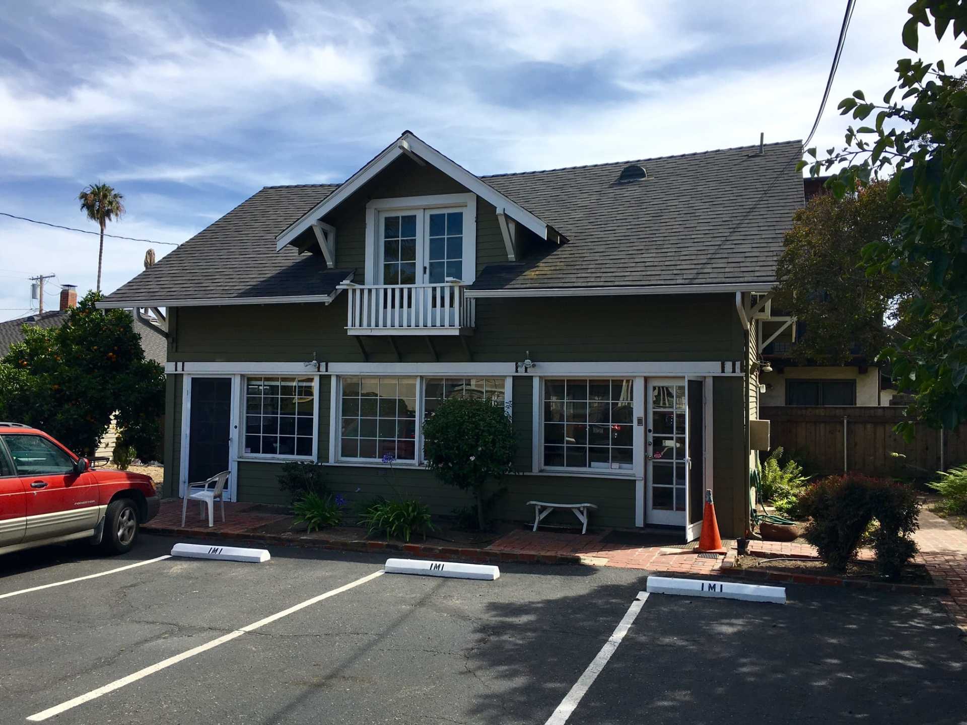 1209 1/2 De La Vina Street