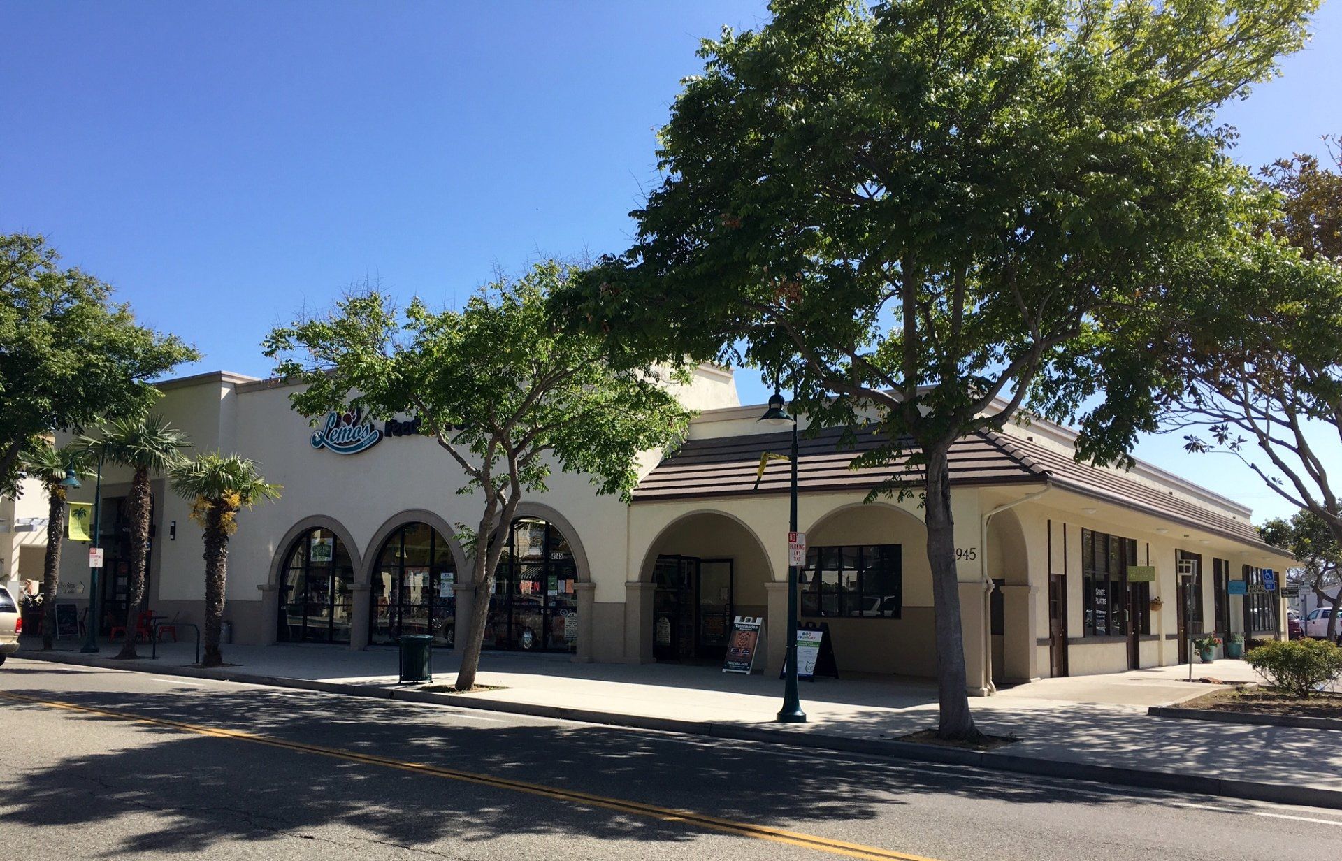 Retail Properties | LYNX Management, Inc. | Santa Barbara, CA