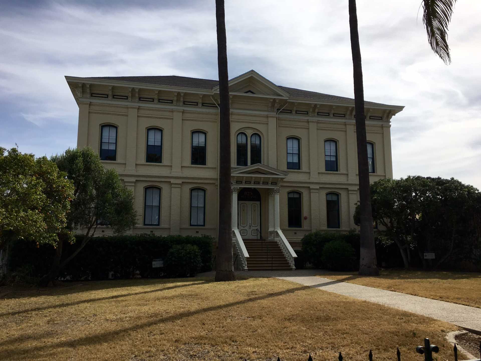 1209 1/2 De La Vina Street, Santa Barbara, CA