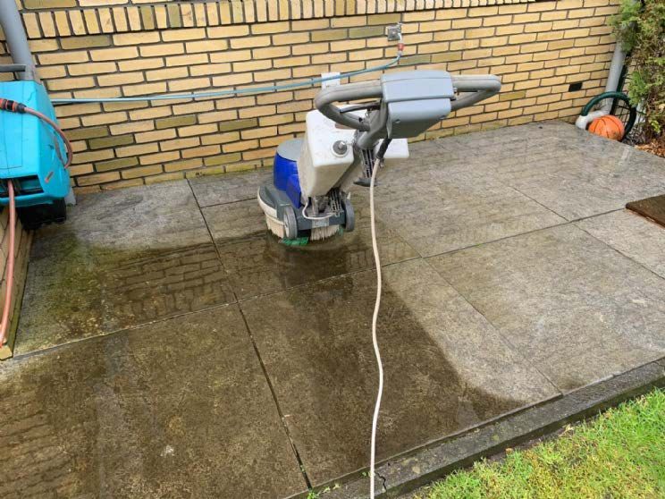 Picture of our TMC Kit® on a patio.