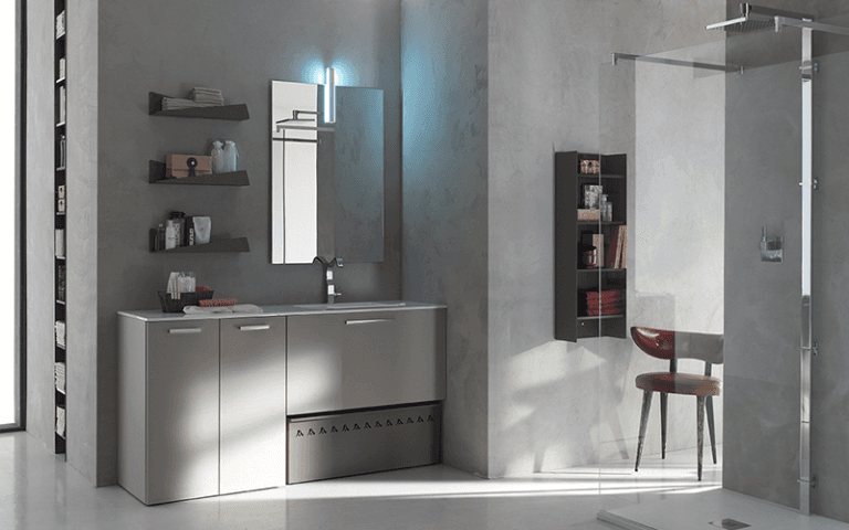 bagno con pareti e mobili tinteggiati di grigio