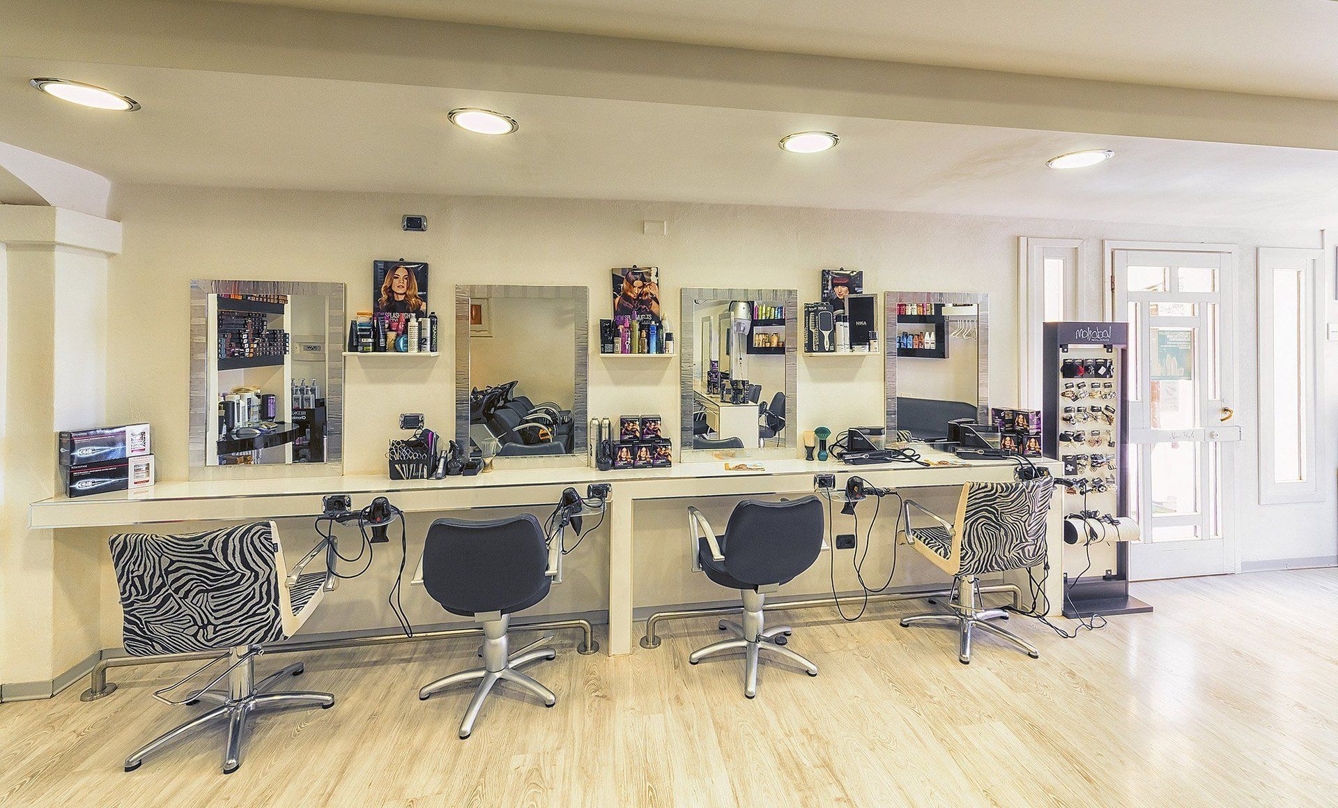 interno parrucchiere e centro estetico