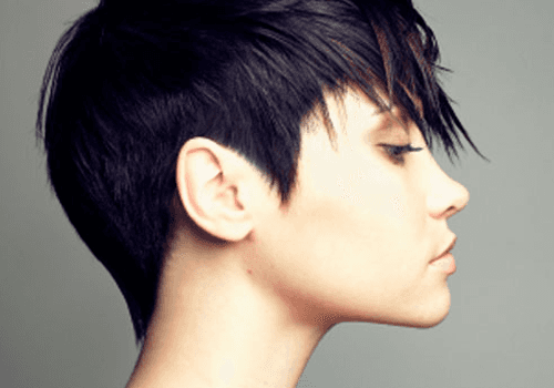 taglio femminile corto con sfumatura laterale