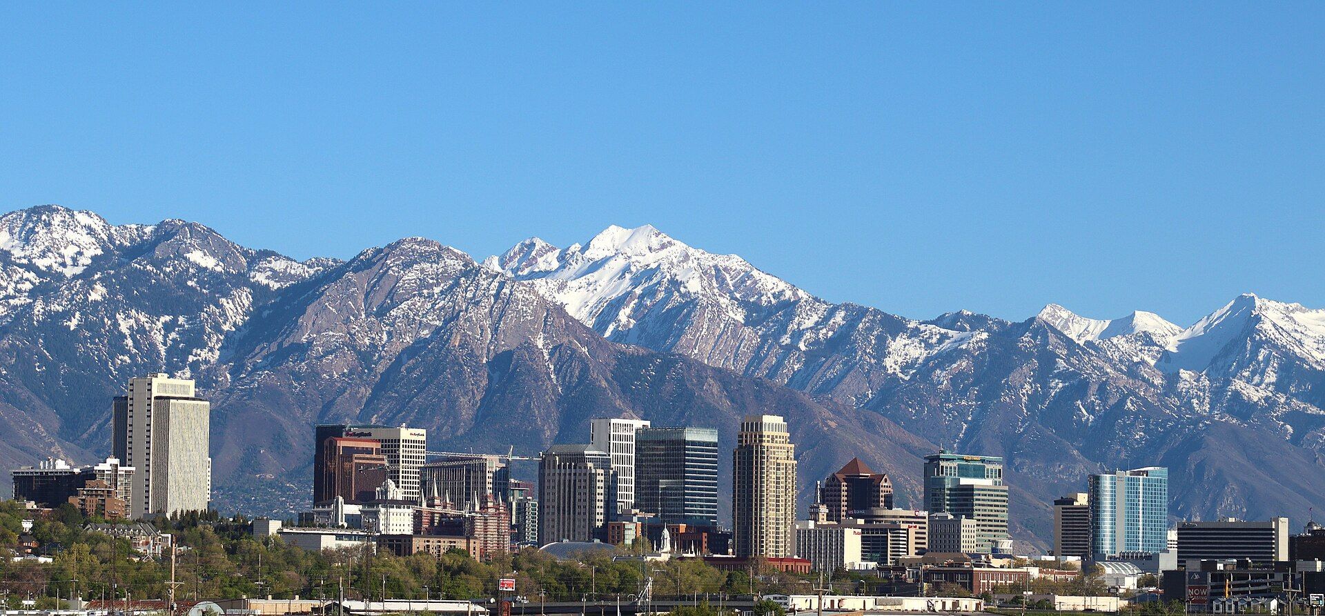 Salt Lake City with mountains in the distance