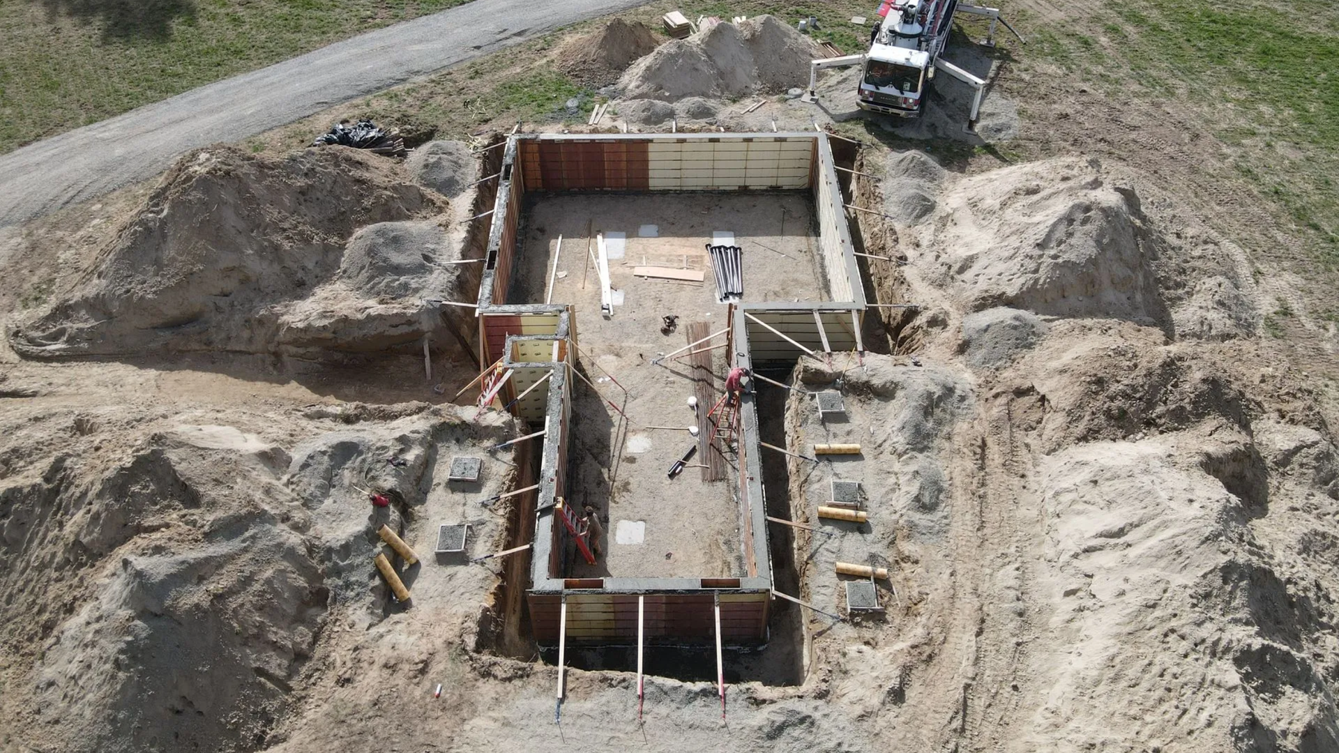 Crawl space foundation installation for a shop and light commercial building in North Idaho.