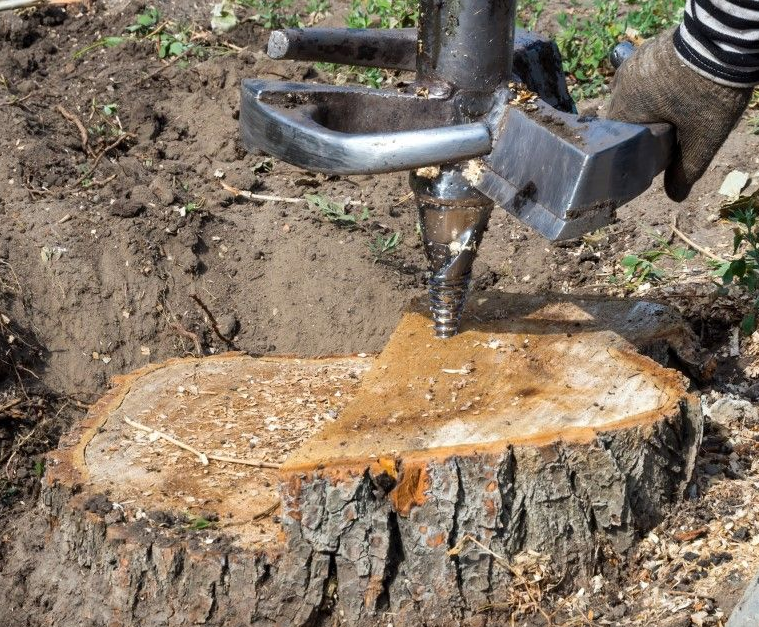Stump grinding machine